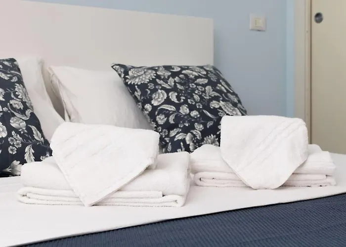 Casa Azzurra -central Station-free Luggage Storage Apartment *