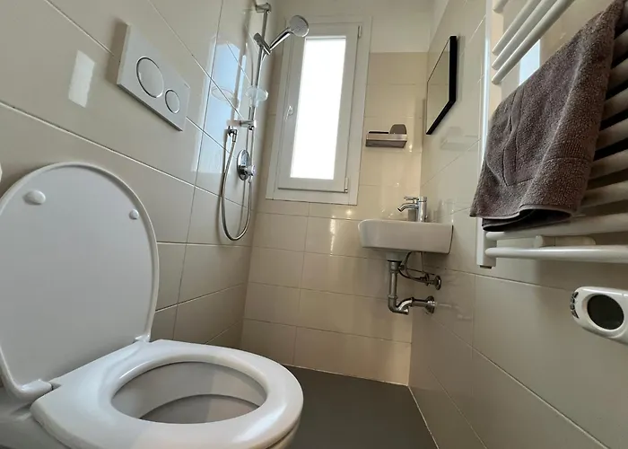 Alexas's - Wi-fi, Netflix