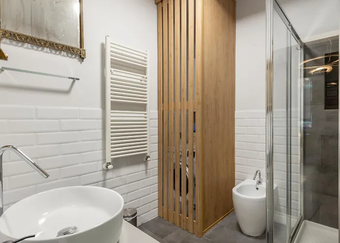 Апартаменты Cairoli E Garage