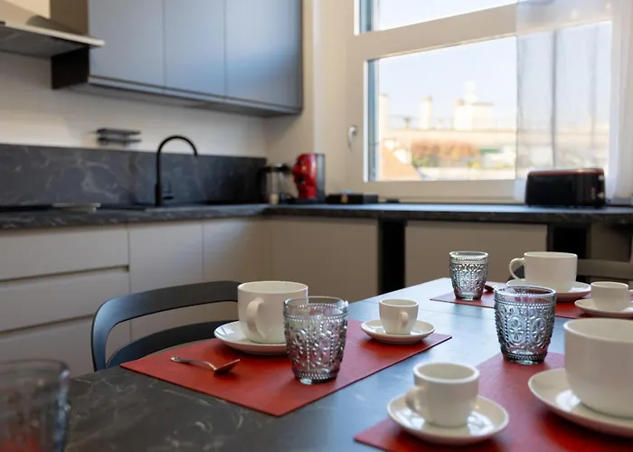 Nuovissimo Ed Elegante Appartamento, 5 Minuti A Piedi Dalla Stazione