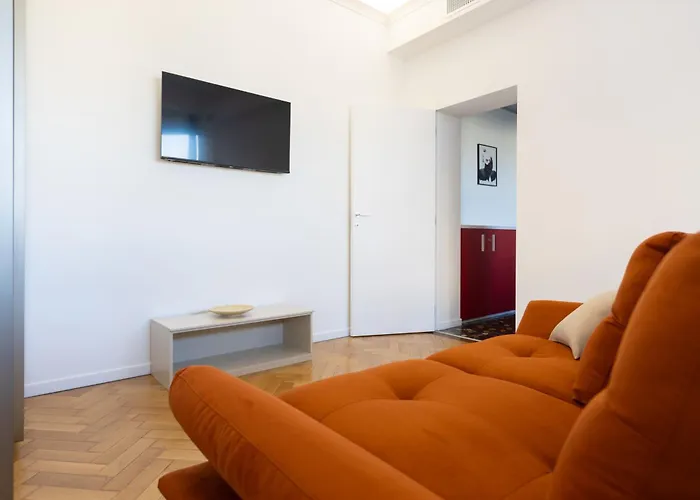 Nuovissimo Ed Elegante Appartamento, 5 Minuti A Piedi Dalla Stazione *