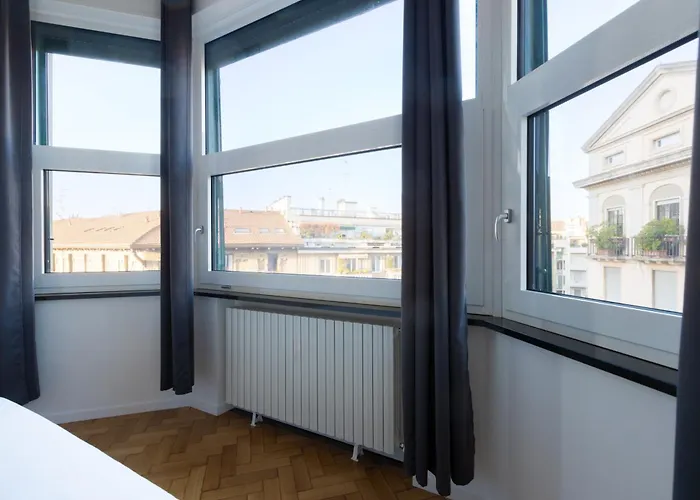 Nuovissimo Ed Elegante Appartamento, 5 Minuti A Piedi Dalla Stazione Appartamento