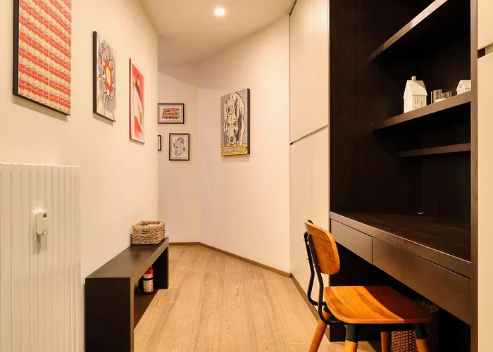 Hostmate - - Magenta 52 - Cadorna *