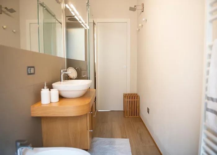 Apartment Ilcenacolo Cadorna Design 4 Persone Mico Mpx