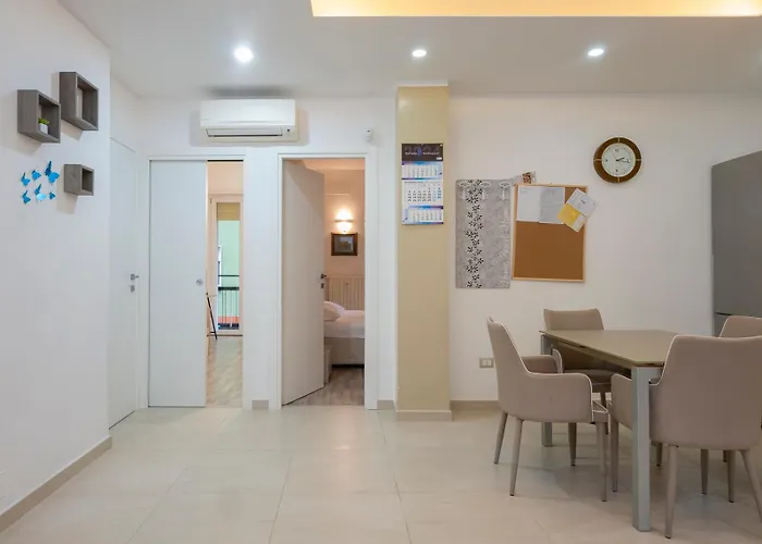 I Host - Della Torre 9 Milano