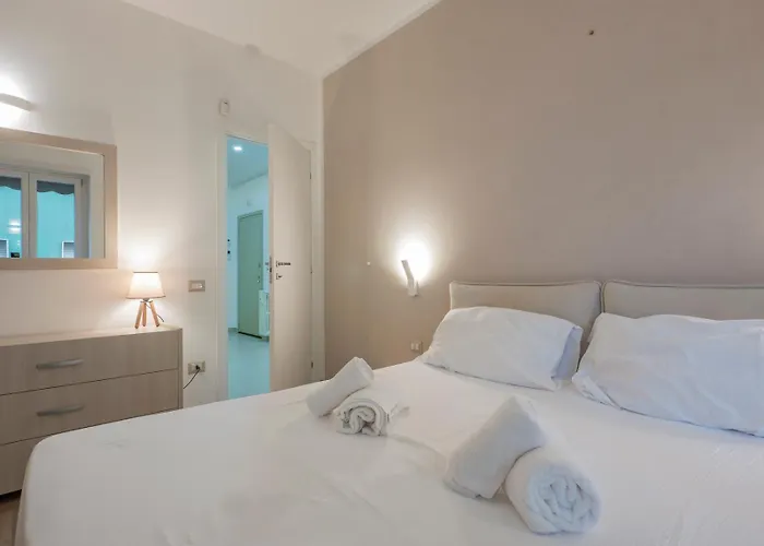 I Host - Della Torre 9 *