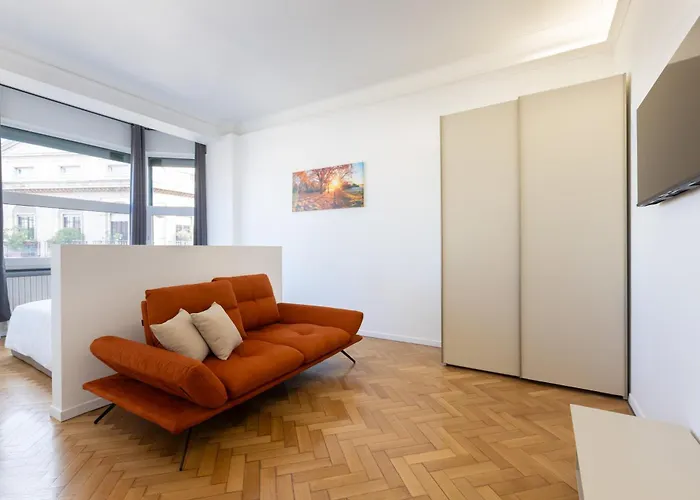 Nuovissimo Ed Elegante Appartamento, 5 Minuti A Piedi Dalla Stazione Appartamento