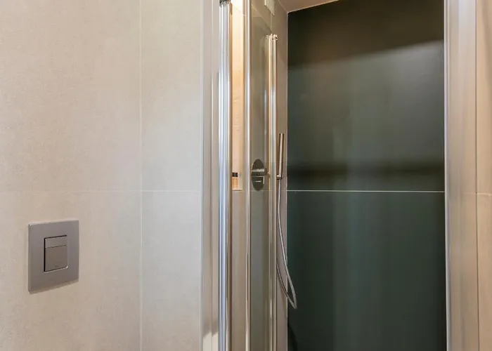 Laurana, 6 Ampio E Luminoso Per 6 *