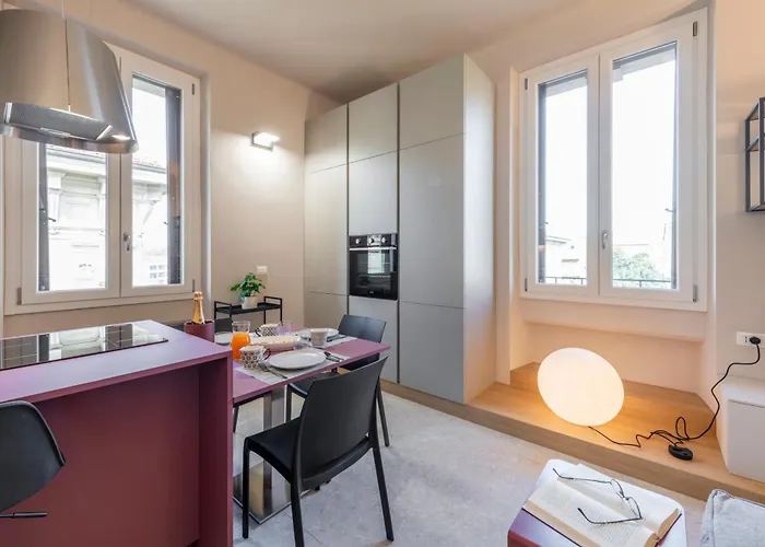 Laurana, 6 Ampio E Luminoso Per 6 Milano