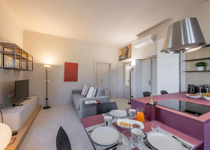 Laurana, 6 Ampio E Luminoso Per 6 * Milano