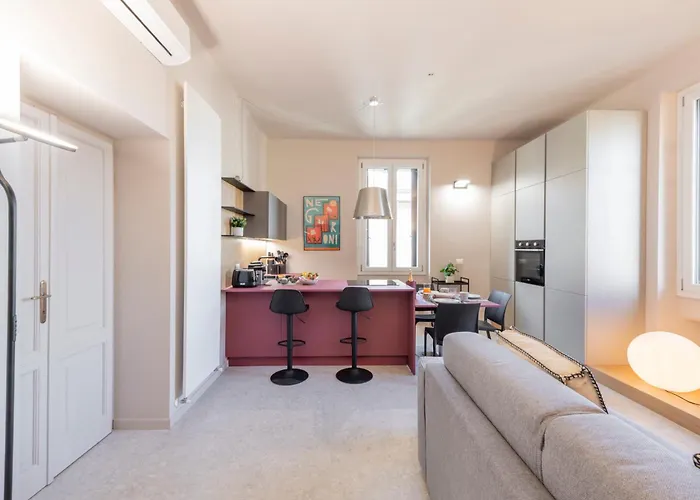 Laurana, 6 Ampio E Luminoso Per 6 Milano