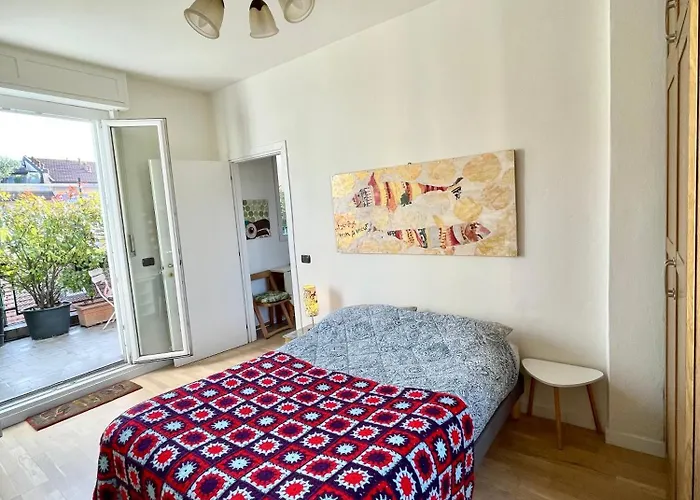 Cozy With Terrace In * Mailand