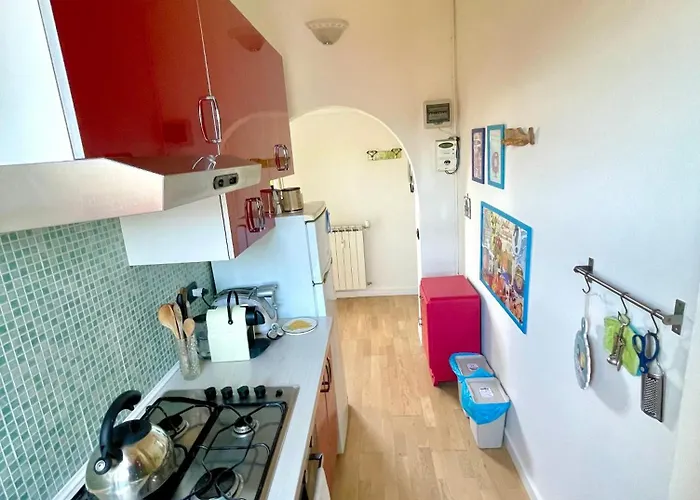 Cozy With Terrace In Mailand