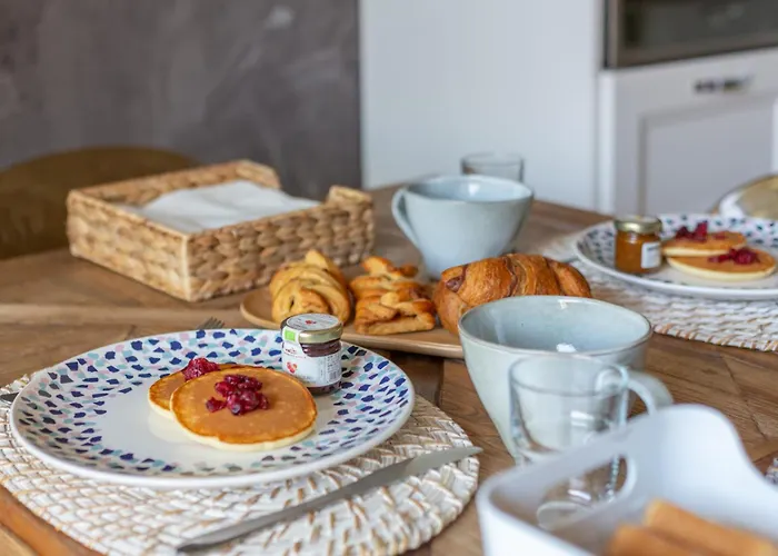 Spacious & Stylish 1-bedroom With Terrace Milan