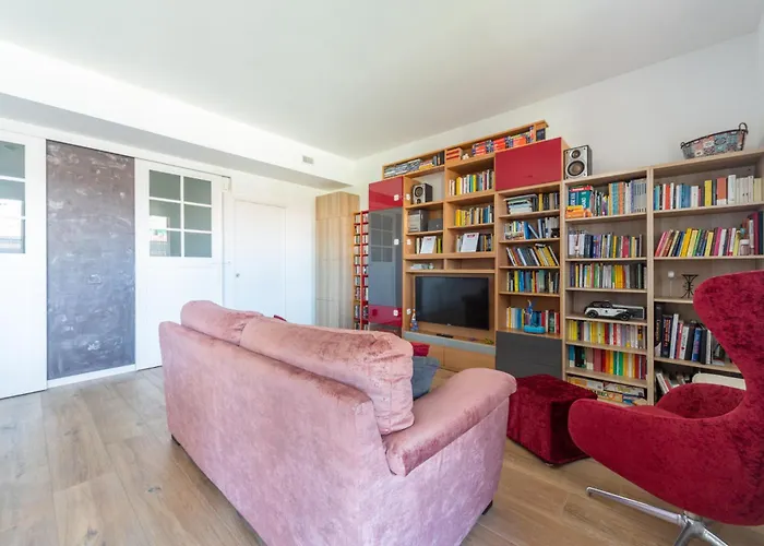 Spacious & Stylish 1-bedroom With Terrace