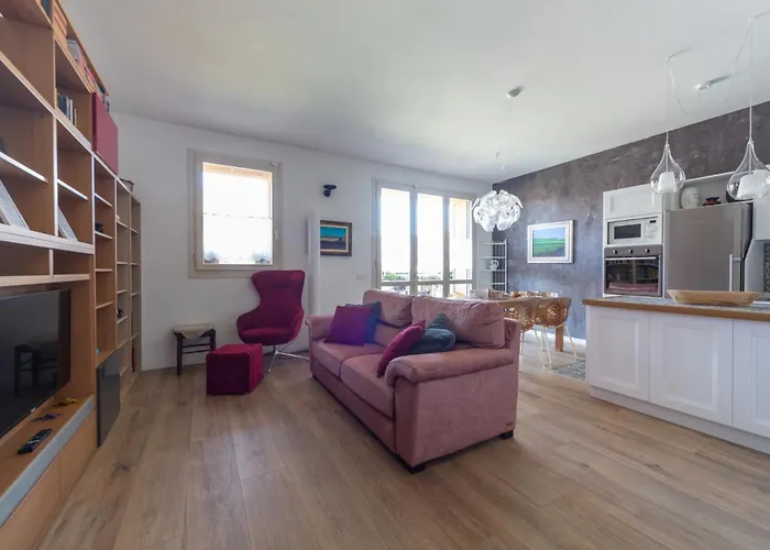 Spacious & Stylish 1-bedroom With Terrace Apartman