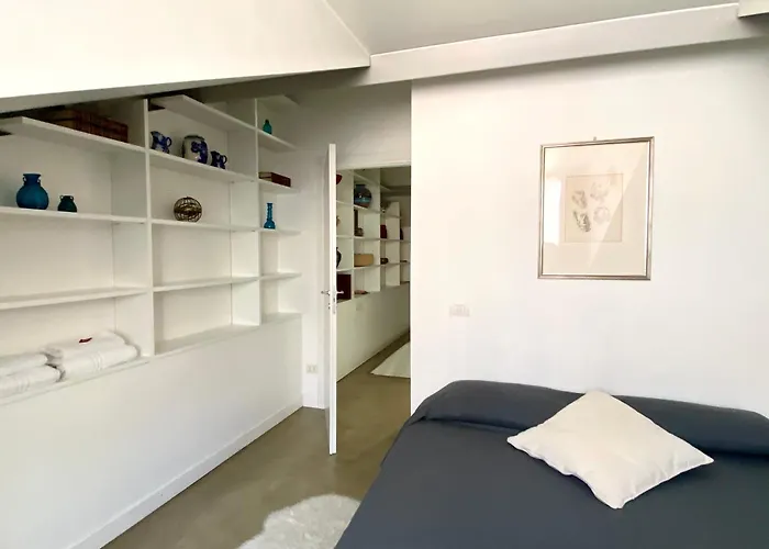 Loft Sant Ambrogio With Terrance Apartmán