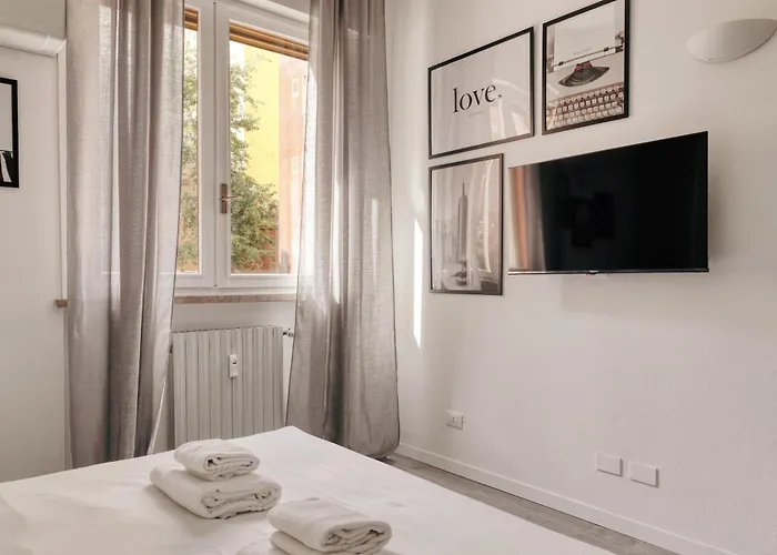 Just Urban - In The Center - Duomo 4 Min M1 Apartment *