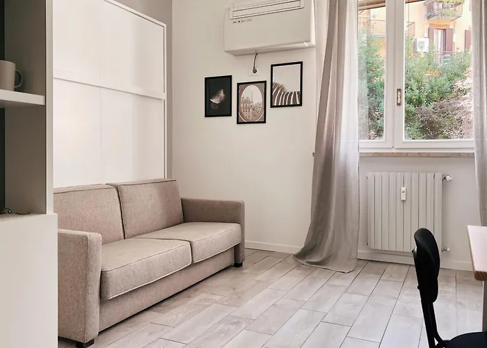 Just Urban - In The Center - Duomo 4 Min M1 * מילאנו