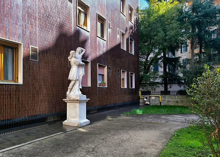 Just Urban - In The Center - Duomo 4 Min M1 *