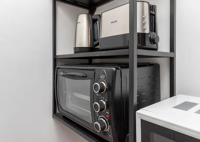 Free Private Parking - 5min To Metro - Balcony - Quiet * Milan