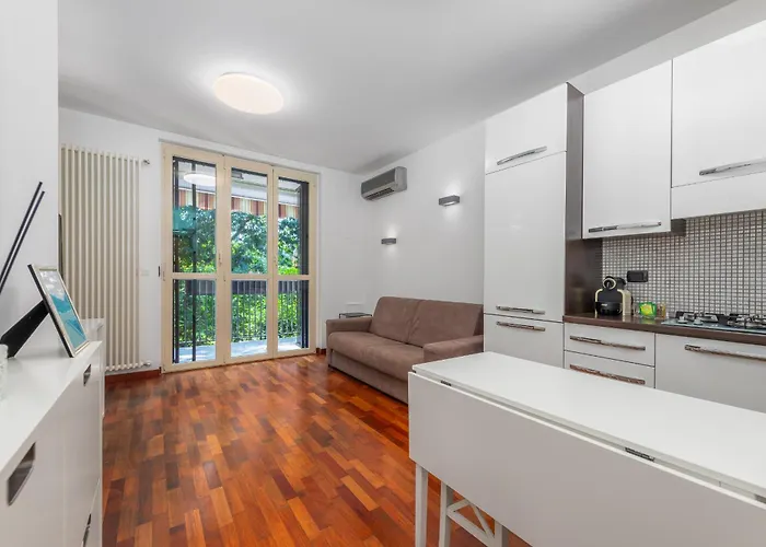 Free Private Parking - 5min To Metro - Balcony - Quiet Appartement