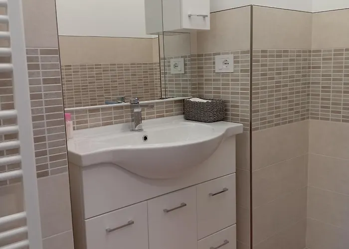 Isola Affittacamere 3*