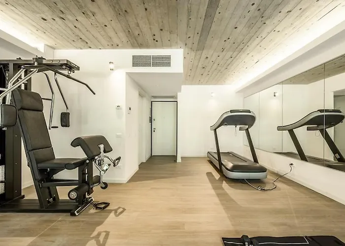 Duomo - Jacuzzi E Terrazzo - Cinema - Free Parking - Gym Milano