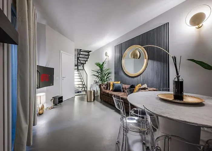 Duomo - Jacuzzi E Terrazzo - Cinema - Free Parking - Gym Villa Milano