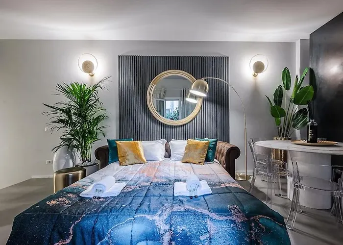 Duomo - Jacuzzi E Terrazzo - Cinema - Free Parking - Gym *