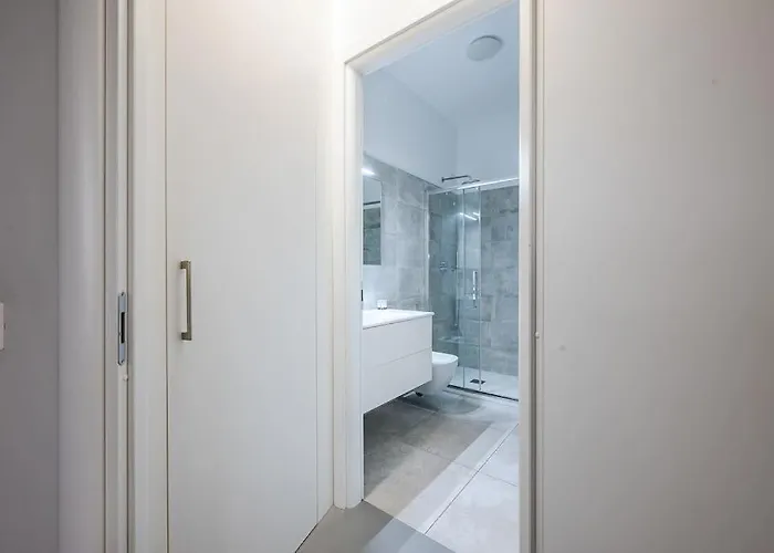 Duomo - Jacuzzi E Terrazzo - Cinema - Free Parking - Gym