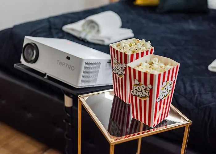 Duomo - Jacuzzi E Terrazzo - Cinema - Free Parking - Gym Villa Milano