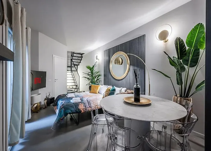 Duomo - Jacuzzi E Terrazzo - Cinema - Free Parking - Gym Villa Milano