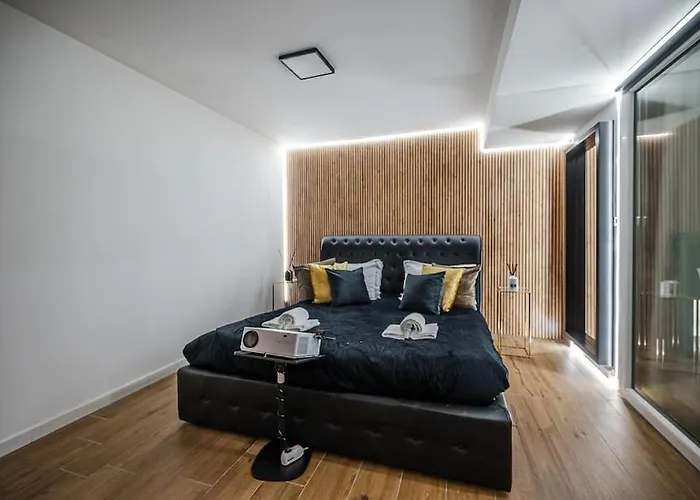 Duomo - Jacuzzi E Terrazzo - Cinema - Free Parking - Gym Vila