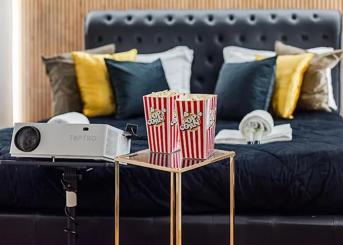 Duomo - Jacuzzi E Terrazzo - Cinema - Free Parking - Gym