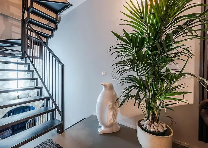 Duomo - Jacuzzi E Terrazzo - Cinema - Free Parking - Gym * Milano