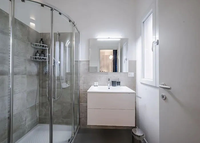 Duomo - Jacuzzi E Terrazzo - Cinema - Free Parking - Gym Villa