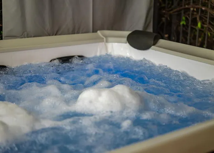 Duomo - Jacuzzi E Terrazzo - Cinema - Free Parking - Gym Villa Milano