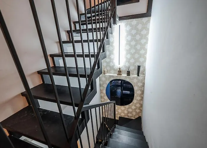 Duomo - Jacuzzi E Terrazzo - Cinema - Free Parking - Gym