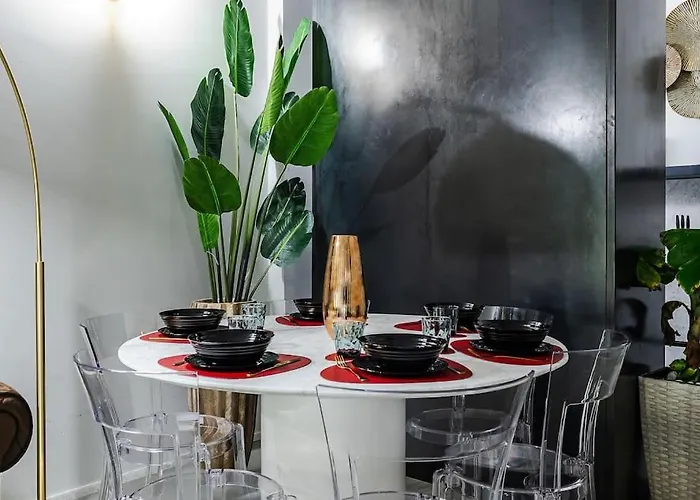 Duomo - Jacuzzi E Terrazzo - Cinema - Free Parking - Gym Villa Milano