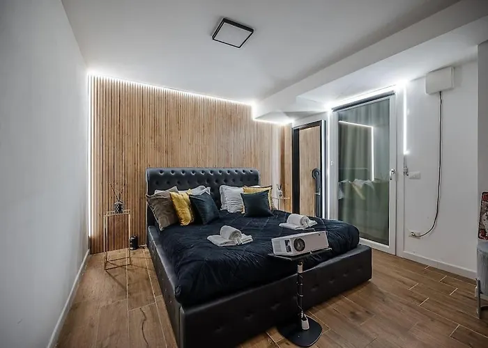 Duomo - Jacuzzi E Terrazzo - Cinema - Free Parking - Gym Villa Milano