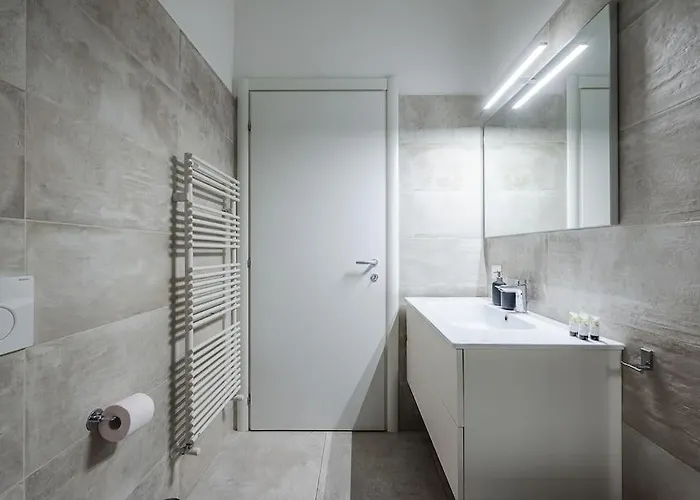 Duomo - Jacuzzi E Terrazzo - Cinema - Free Parking - Gym Vila Milán