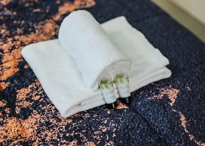 Villa Duomo - Jacuzzi E Terrazzo - Cinema - Free Parking - Gym *