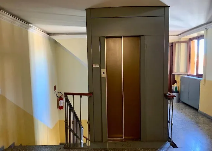 Cute - Center Mailand