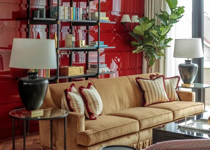 Rocco House Via Manzoni * Милан