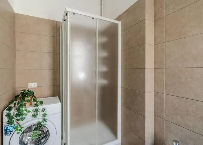 Station-duomo - 3 Bedrooms With Jacuzzi מילאנו