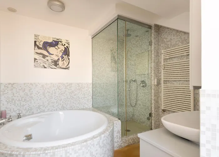 Design With Terrace, Modern And Stylish, 3 Bedrooms, 6 Guests Milánó