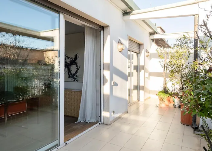 Apartman Design With Terrace, Modern And Stylish, 3 Bedrooms, 6 Guests *