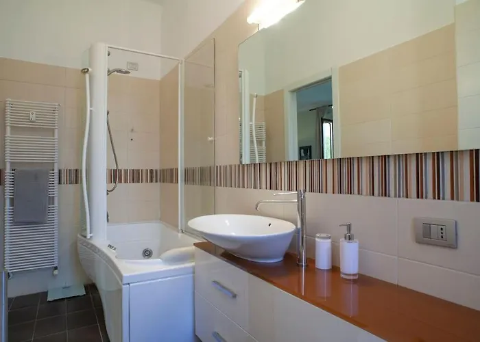 Bright And Comfy In A Beautiful Contemporary Apartment Mailand