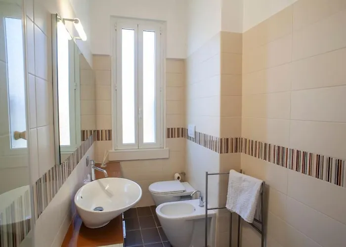 Bright And Comfy In A Beautiful Contemporary Appartamento